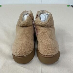 Super‎ cozy teddy sherpa ankle boots in a warm neutral tan